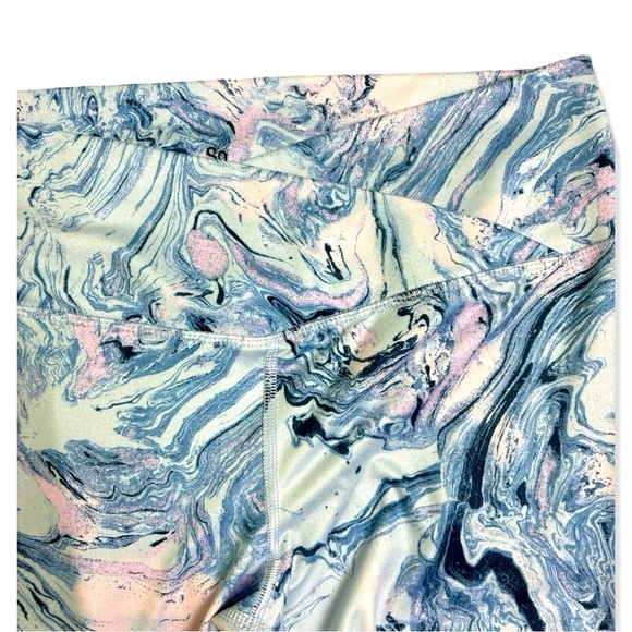 ⭐️SO Marbled Blue 3/4 length Leggings - Picture 3 of 5